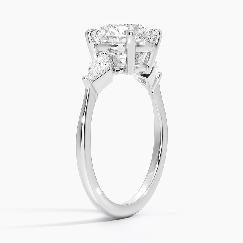 Luxe Cometa Three Stone Diamond Engagement Ring